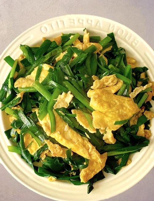 为什么饭店炒的韭菜又香又下饭？大厨教你不外传小技巧，收藏了