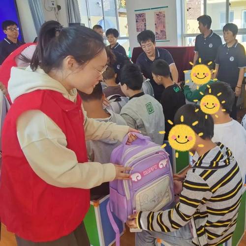 小桔灯心理服务队开展“童心同行·快乐成长”志愿服务活动