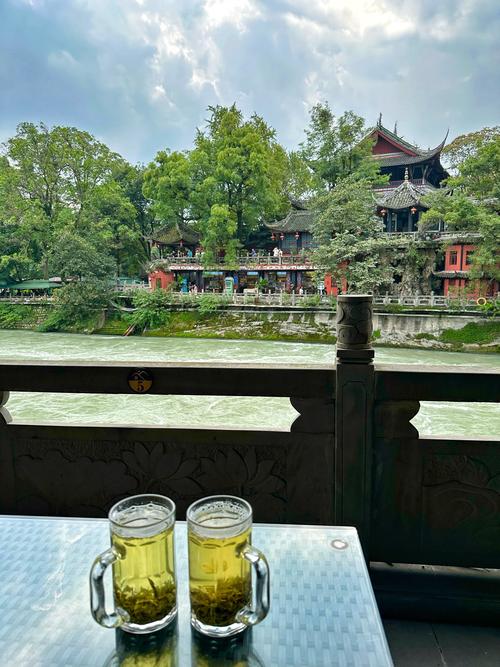 四川都江堰打车游览，欣赏一下沿途的风景 人在旅途 都江堰