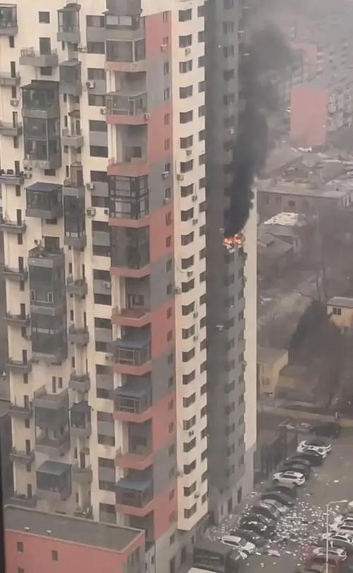 济南一小区突发煤气爆炸，现场惊心动魄！