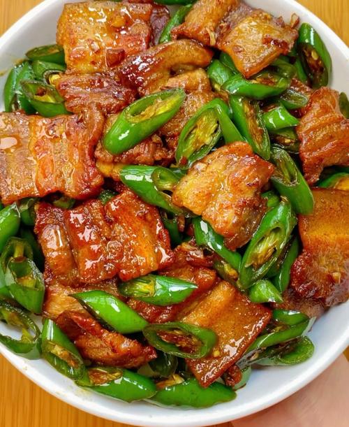 回锅肉你可能吃了不少，但正宗川味的做法诀窍全在这！
