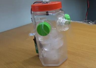 用塑料罐和风扇制作一台空调扇，这台自制空调扇凉快又实用