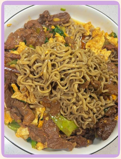 牛肉生菜拌荞麦面也太香啦，劲道饱腹，自律管理期10分钟搞定午餐