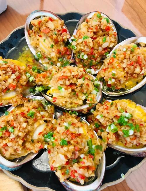 香煎鲍鱼，鲜香与黄油充分融合，鲜香浓郁！山东味道