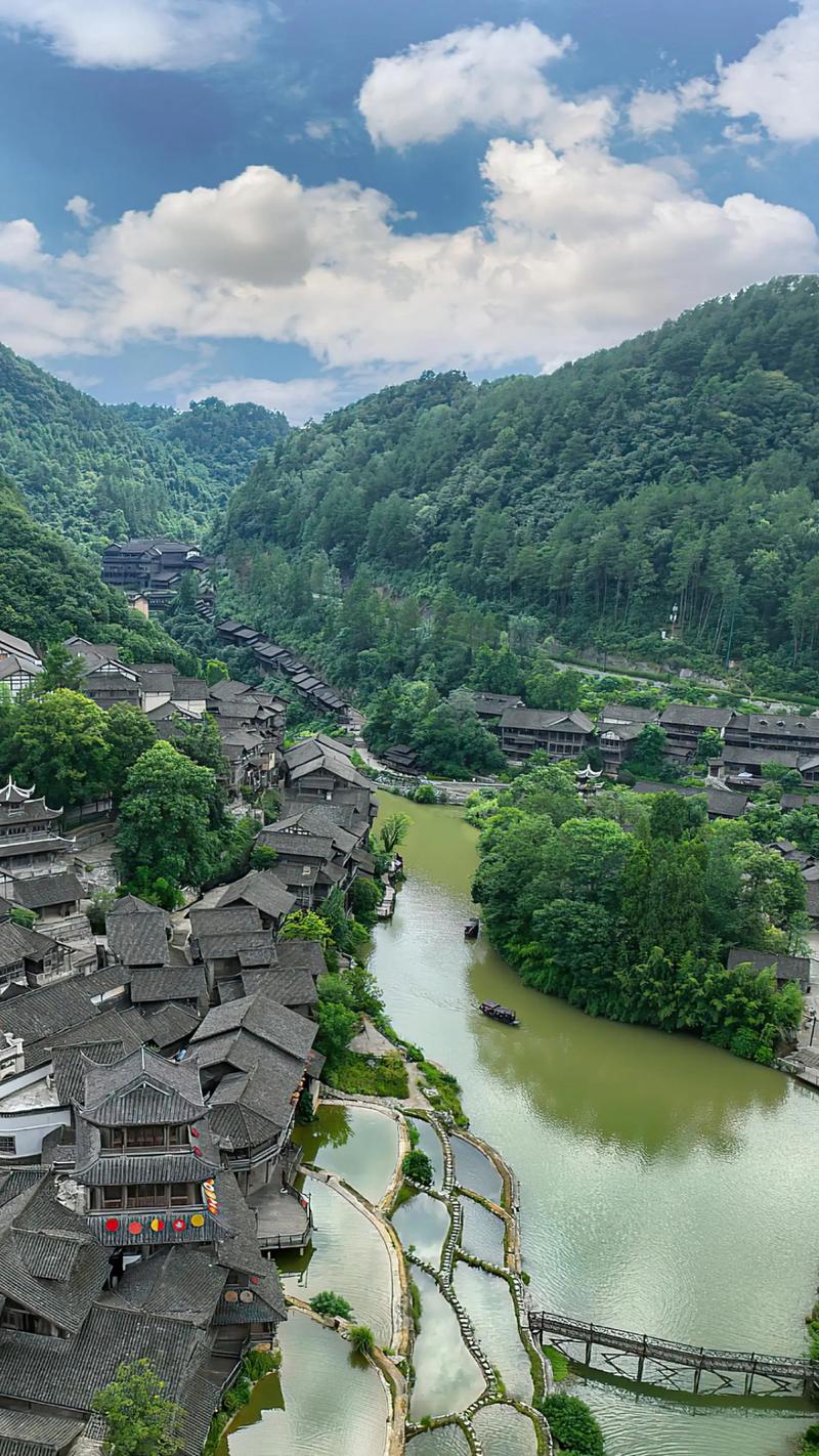 乌江寨旅游生态圈 全网刷屏的乌江寨有多惊艳？五一必来的心动目的地