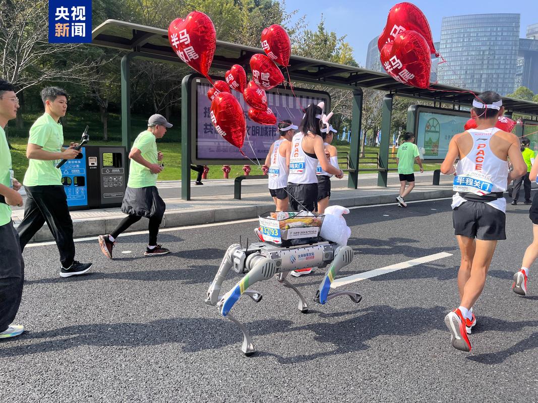 刚跑完马拉松，又上运动场，腰部以下机器人渴望流量，无锡也是…
