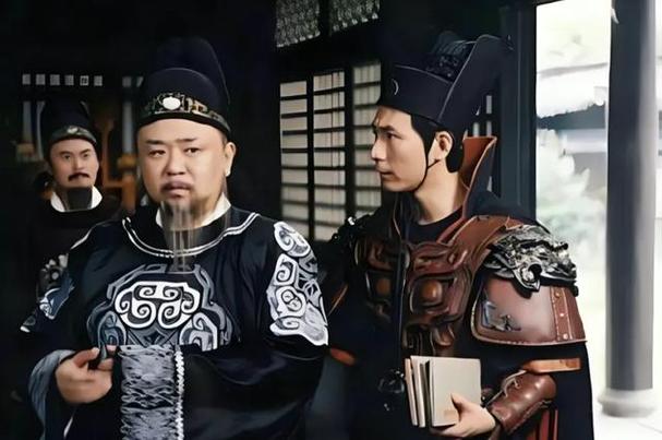 狄仁杰死后，家人整理遗物发现8个大字，暴露他和武则天真实关系